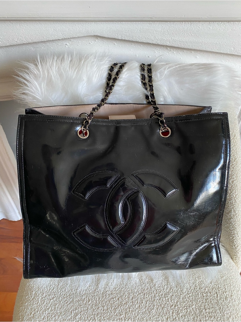 CHANEL Black Patent Leather Bon Bon Tote with Signature CC Emblem. Authentic.